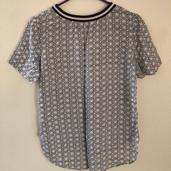 Hollister Black White Geo Print Crewneck Top - Picture 3 of 4